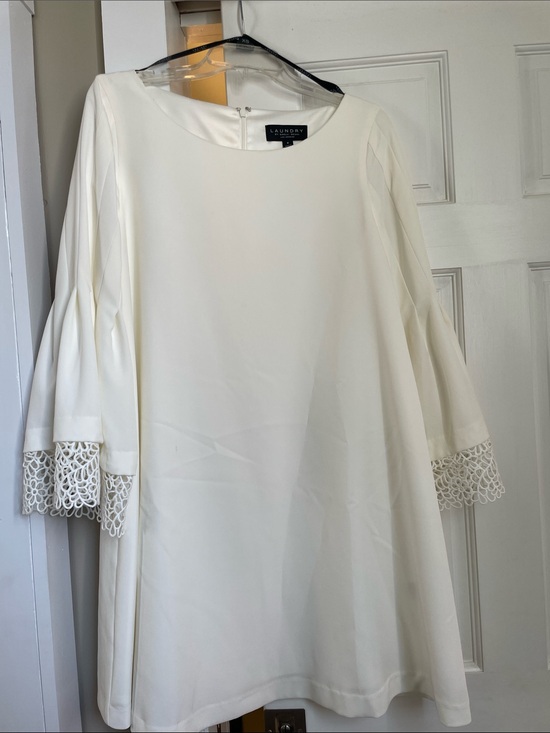 Laundry By Shelli Segal Dresses & Skirts - Laundry by Shelli Segal Cream Lace-Sleeve A-Line Dress